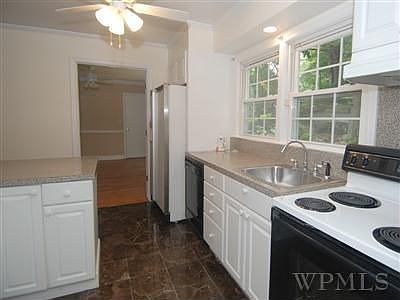 5th image of 195 Hickory Grove Dr E