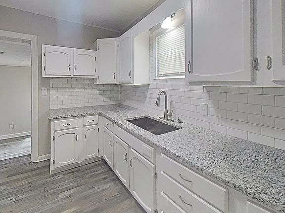 5th image of 11320 Highridge Dr