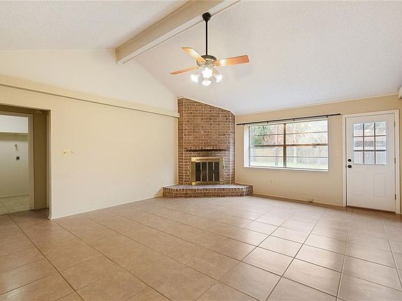 4th image of 645 Ridgewood Dr