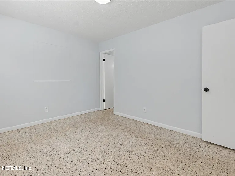 863 Westgate Dr — Photo 28