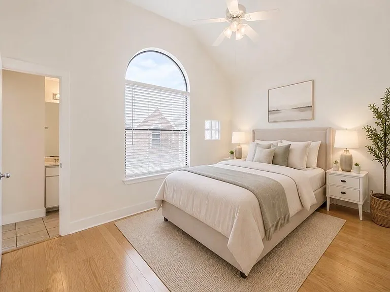 5830 Larkin St — Photo 16