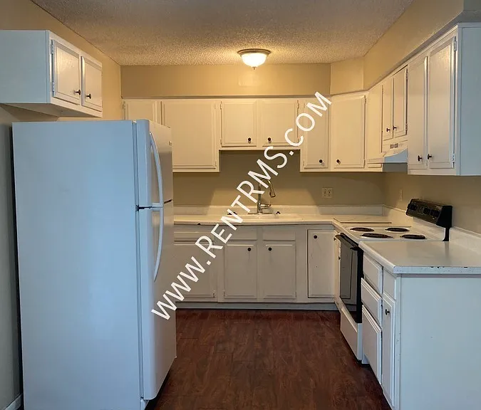 3729 SE Fremont St — Photo 3