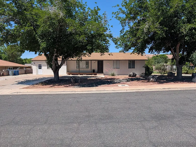 436 Belmont Dr — Photo 1
