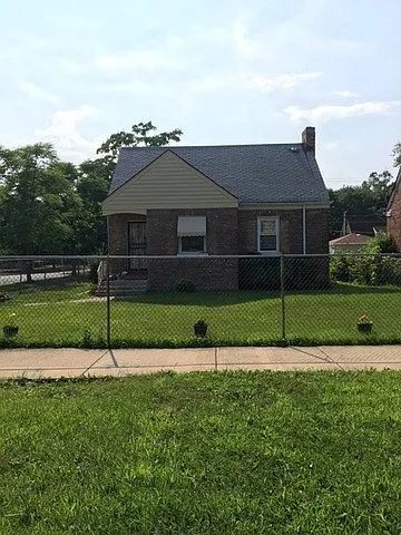 10058 S Yates Blvd photo 1