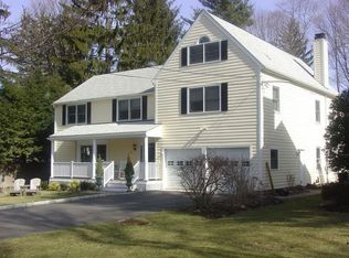 16 Park Pl, New Canaan, CT 06840