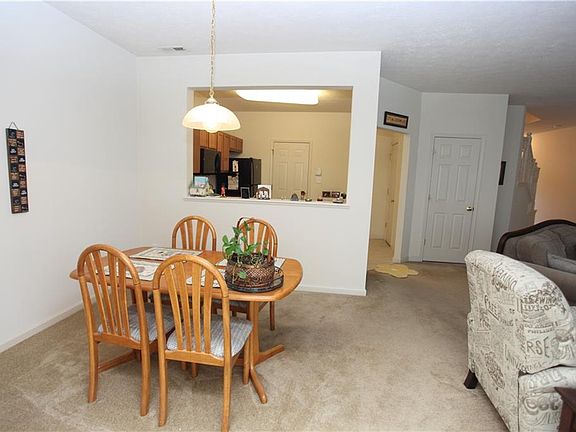 5th image of 8342 Berrybush Ln