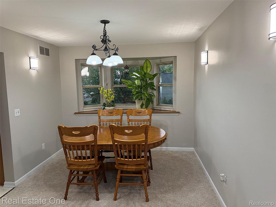 29178 Roycroft St, photo 22