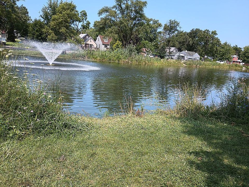 2nd image of 207 N Prospect Dr