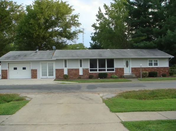 1820 N 14th St, Herrin, IL 62948