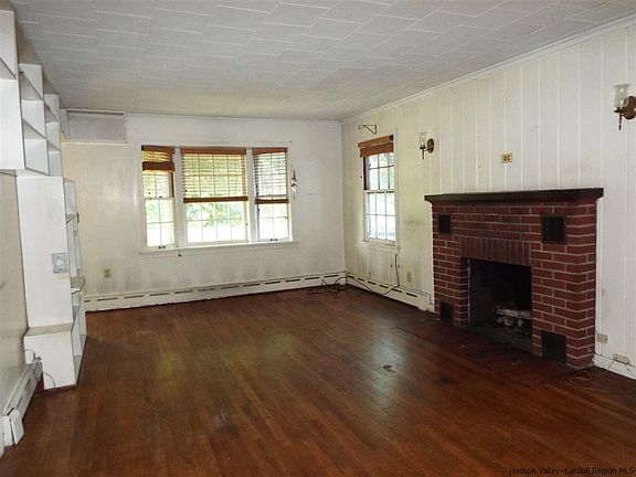 3rd image of 302 Glasco Tpke