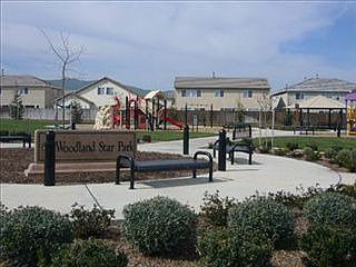 3rd image of 215 Abelia Ln
