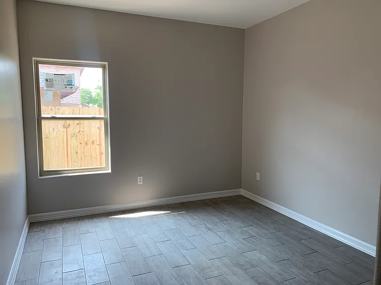 2420 Avenida Florencia #B — Photo 11