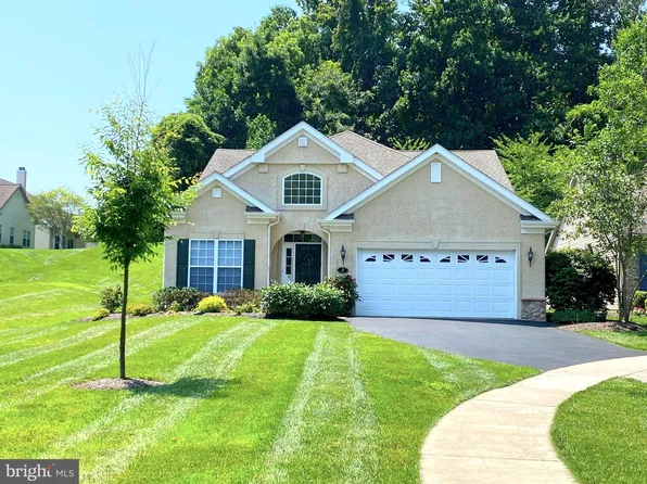 5 Brentwood Rd, Upper Chichester, PA 19061