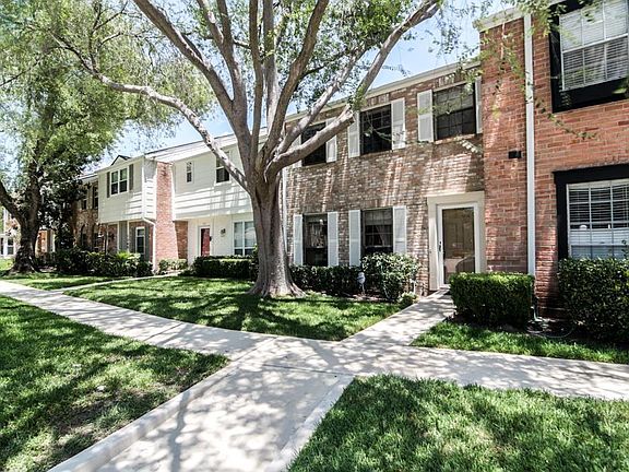 4th image of 1305 Country Place Dr