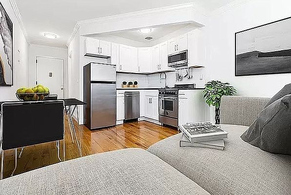 1st image of 440 W 47th St APT 3d