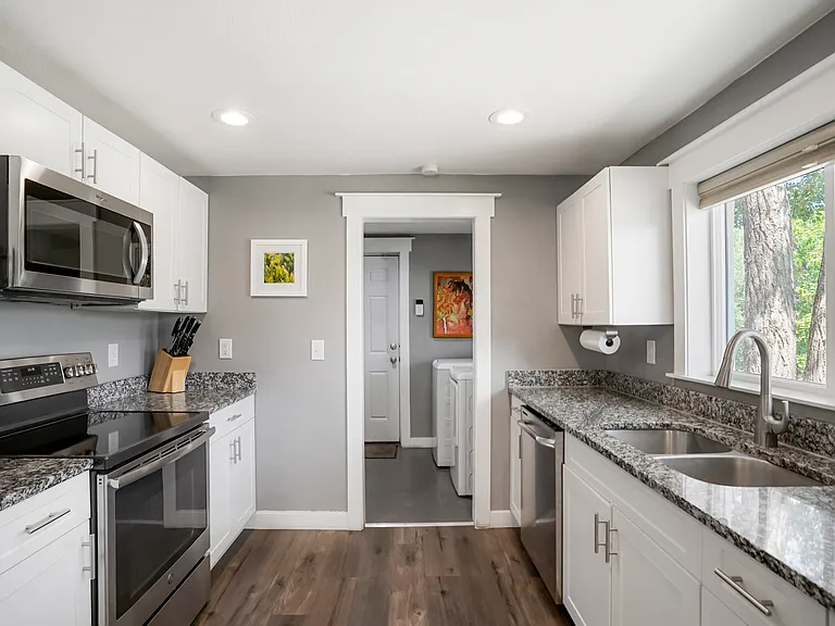 3653 N Monroe St — Photo 9