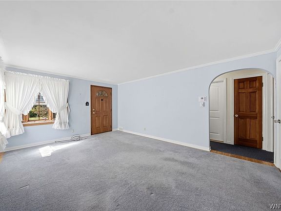 5th image of 28 Linwood Ave