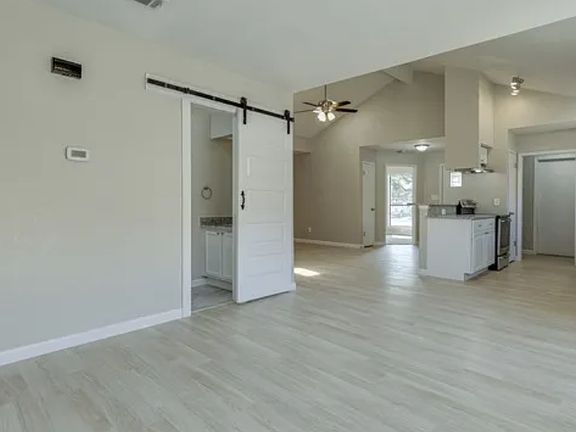 4th image of 970 Sundance St