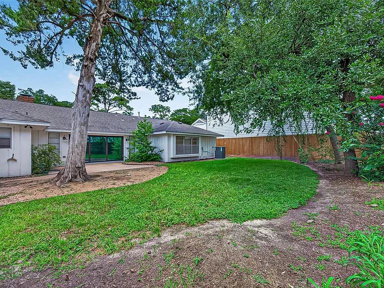 12411 Pinerock Ln — Photo 44