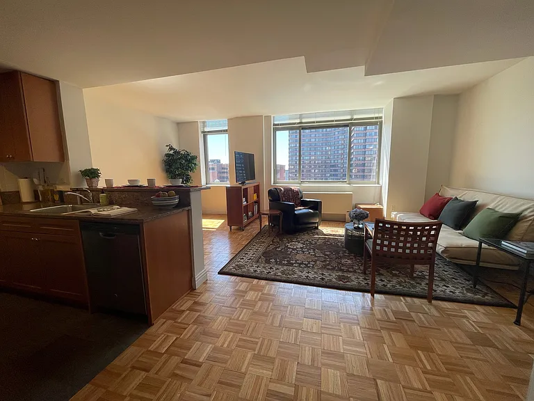 1500 Lexington Ave #16F — Photo 11