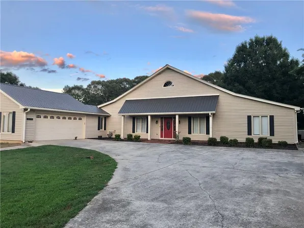 205 Bear Creek Rd, Lavonia, GA 30553