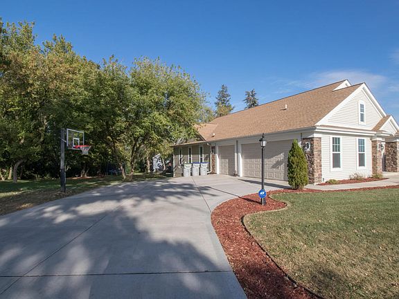 2nd image of 7354 N Bishop Cir