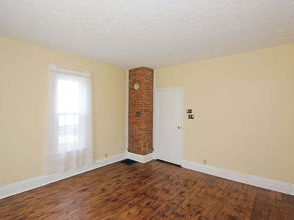 4th image of 401 E Hamtramck St