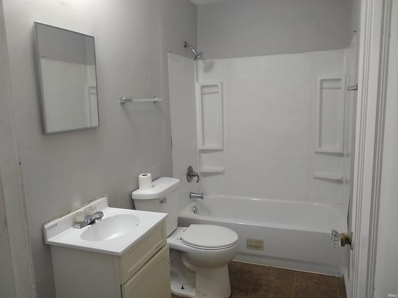 5th image of 1636 N Adams St