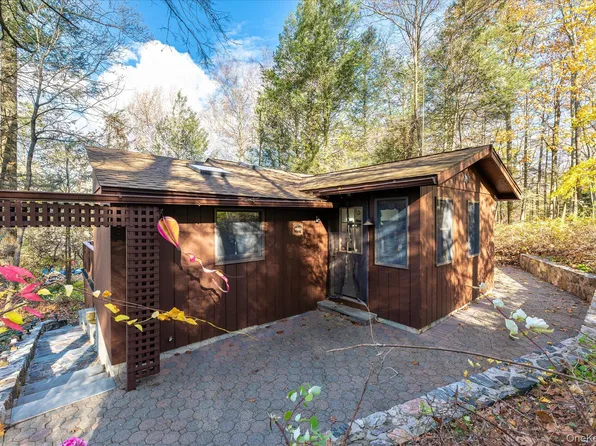50 S Shore Drive, South Salem, NY 10590
