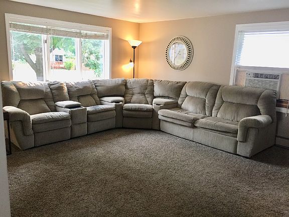 3rd image of 650 Wolverine Dr NE