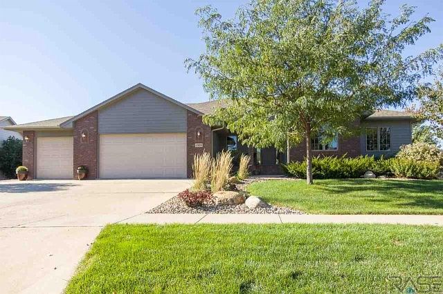 1st image of 1309 W Stonegate Dr