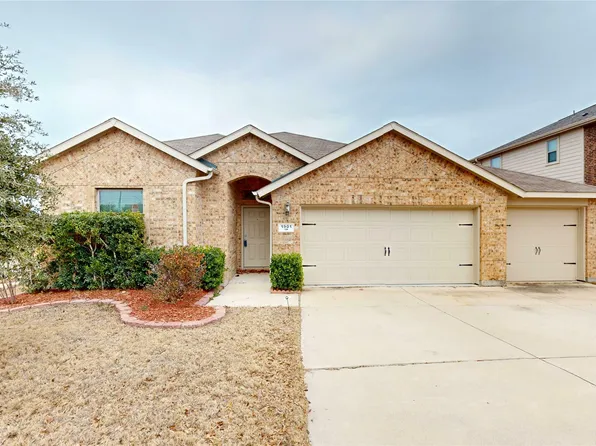 1901 Prairie Heights Dr, Fort Worth, TX 76108