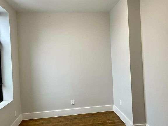 4th image of 126 E 103rd St APT 27