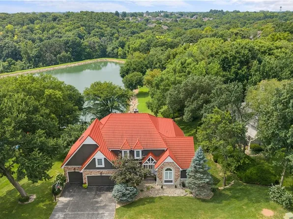 1105 NE Moss Point Rd, Lees Summit, MO 64064