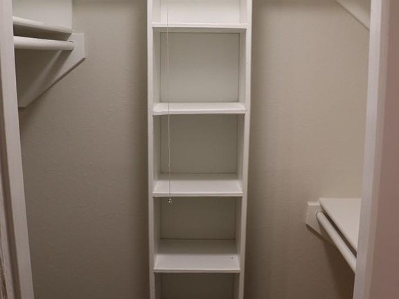 5th image of 726 Cory St