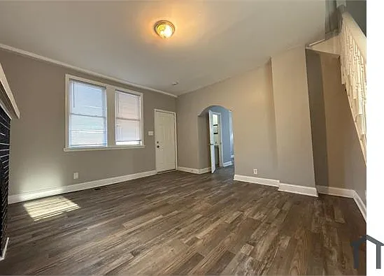 2525 W Cold Spring Ln — Photo 3