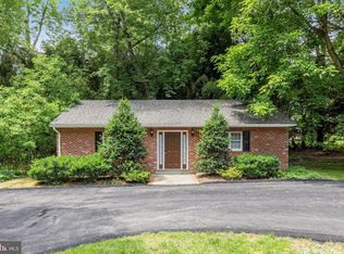 (Undisclosed Address), Great Falls, VA 22066