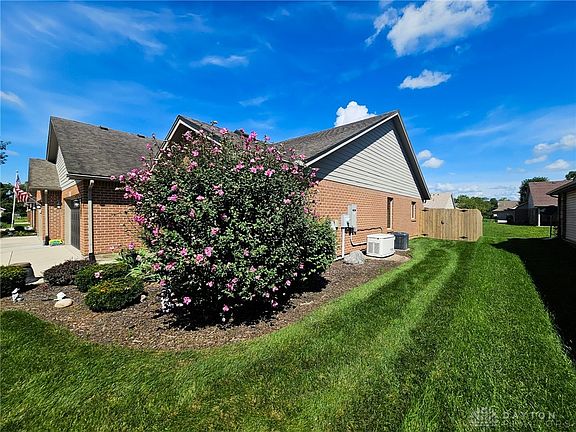 3rd image of 117 Burgundy Dr