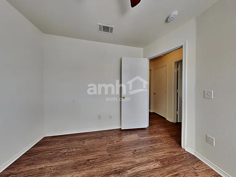 223 Lake Texoma Dr — Photo 18