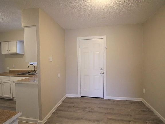 5th image of 1505 Lynn Dr