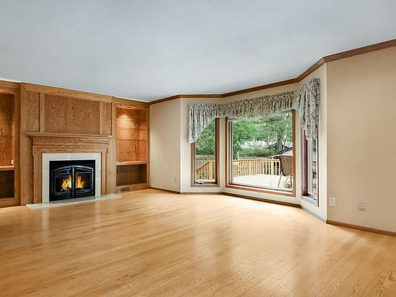 5th image of 902 Pamela Place