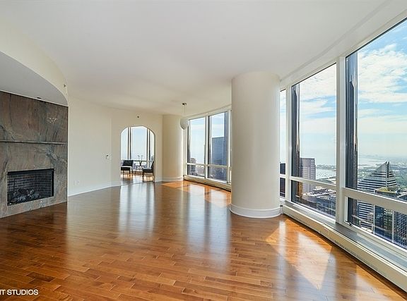 3rd image of 401 N Wabash Ave Unit 48g