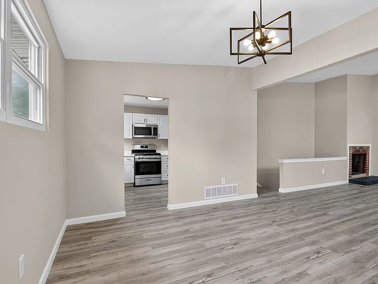 8116 Scotts Level Rd — Photo 3