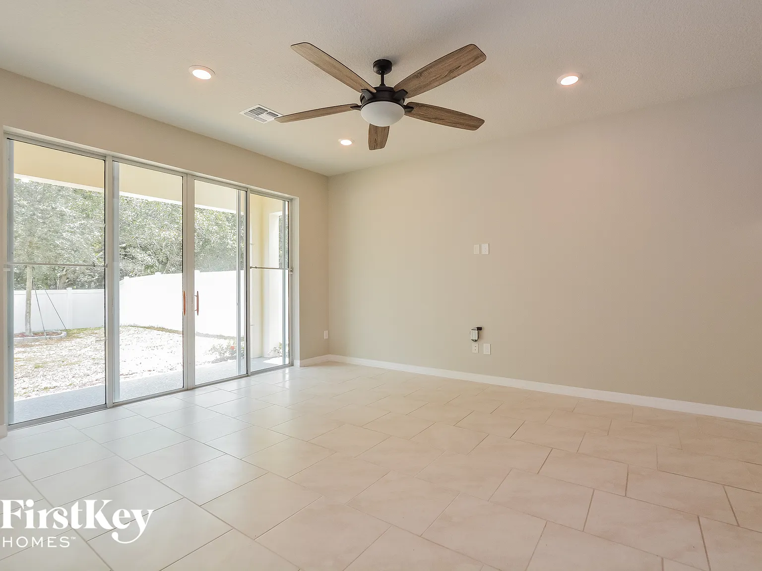 3 bed, 2.5 bath, 2240 sqft, $3,550 — Photo 3
