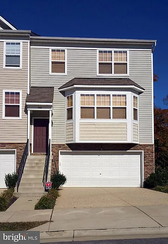 390 English Oak Ln Photo 1