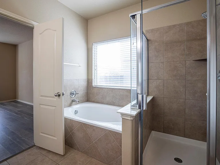433 Stonebrook Dr — Photo 21