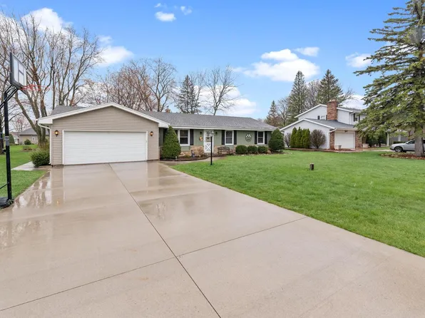 6054 Holly LANE, West Bend, WI 53095