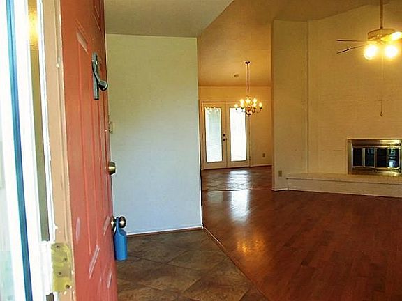 4th image of 1817 Brazoria Dr