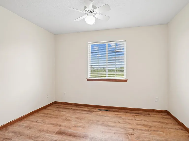 861 Jane St — Photo 20