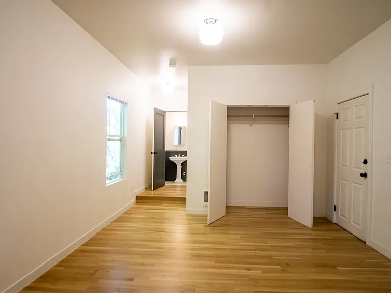 6426 N Princeton St #9 — Photo 8